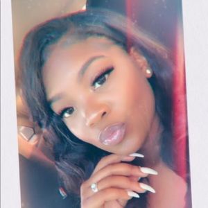 Meet your Posher, Bria